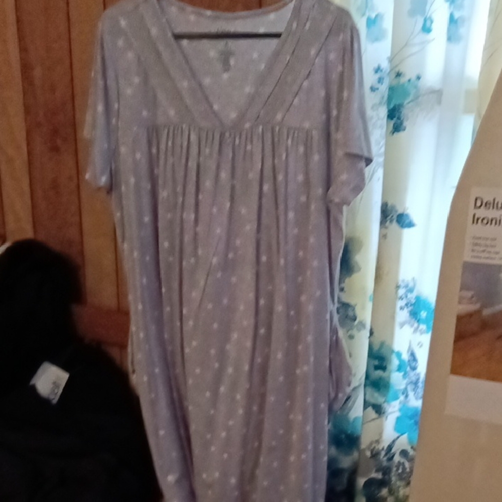 Croft & Barrow Women's Light Gray Polka Dot Nightgown
